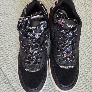 DESIGUAL sneakers NEW with a box US6.5